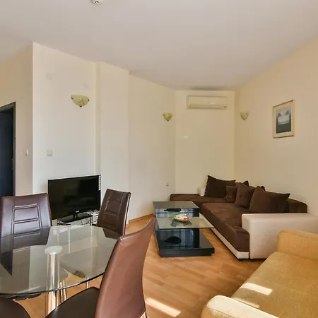 Golden Sands Budget Flat For 4 Guests Апартамент Варна